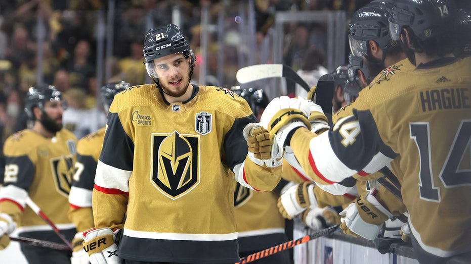 Golden Knights take 2-0 lead in Cup Final with 7-2 win over Panthers