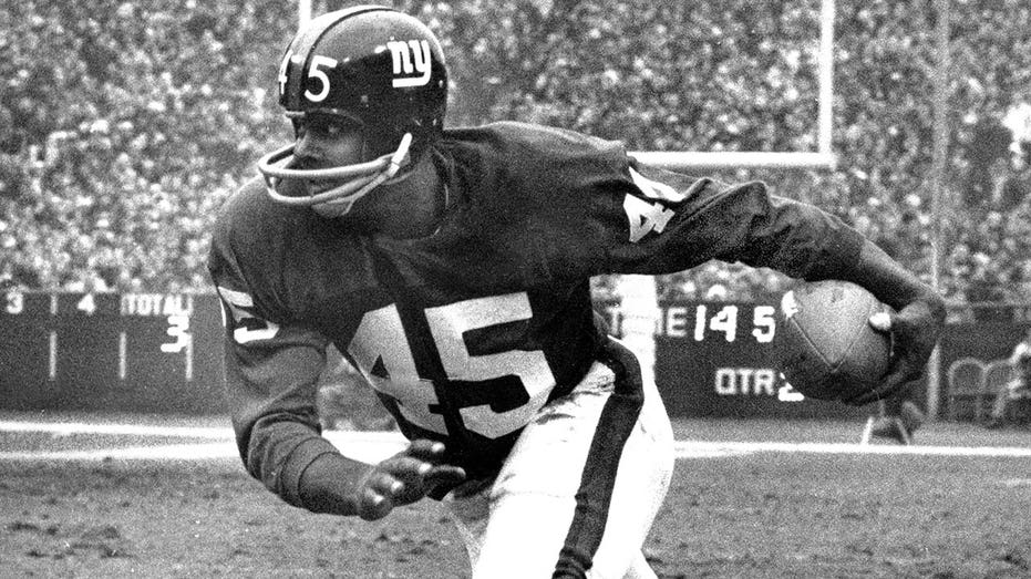 Homer Jones, former NFL star credited as first player to spike football  after TD, dead at 82