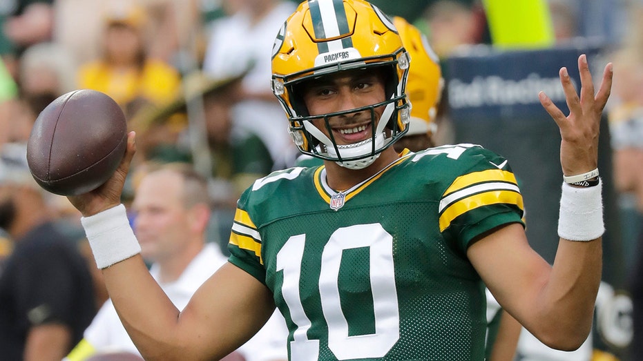 Aaron Rodgers dishes out $112,500,000 advice to Jordan Love as Packers QB  looks to take over the mantle in Green Bay