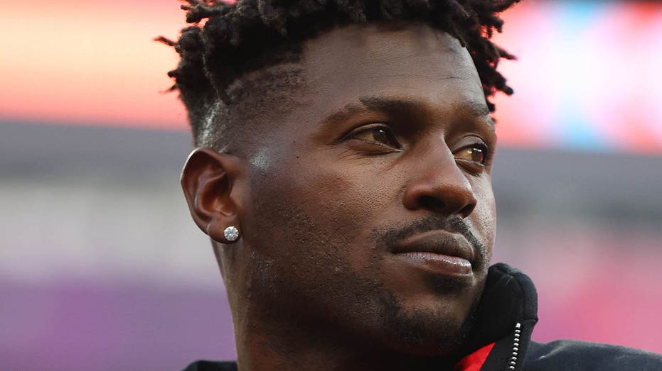 Former NFL player Antonio Brown weighs in after Trump shooting