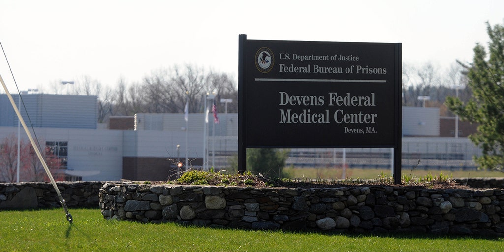 Ex-MA prison guard sentenced to year in prison for causing serious head injuries to handcuffed inmate - Vimarsana News