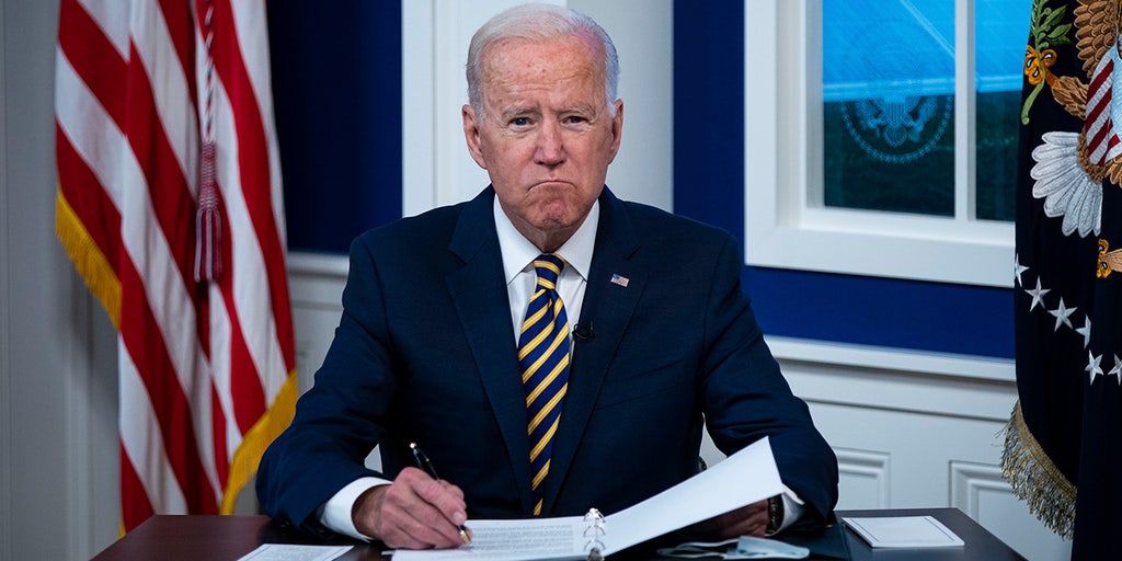 Biden's SCOTUS critiques largely unprecedented, experts say, contrast with Clinton's deference in 2000