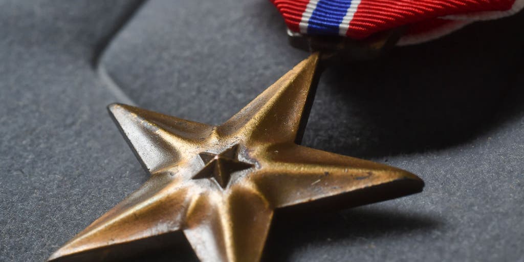 Over 50 Vietnam vets finally get Bronze Stars for Hollywood-like actions in combat - Vimarsana News