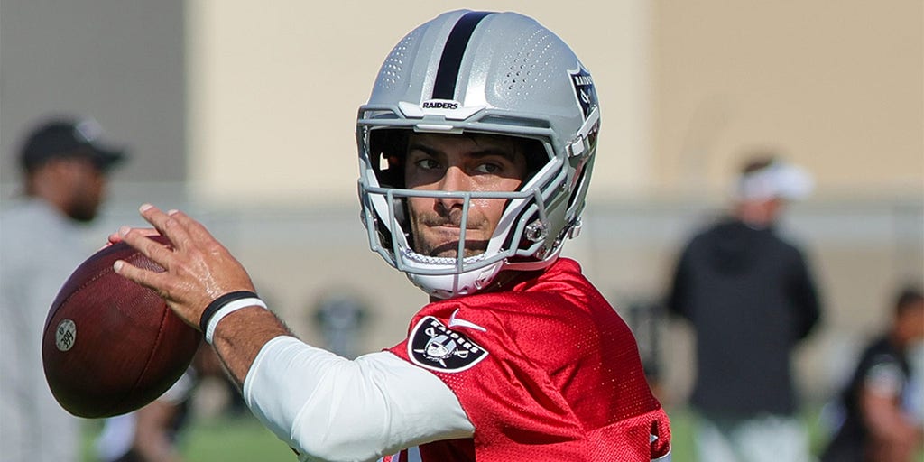 Jimmy Garoppolo finally takes practice field for Raiders after missing all  of OTAs and minicamp