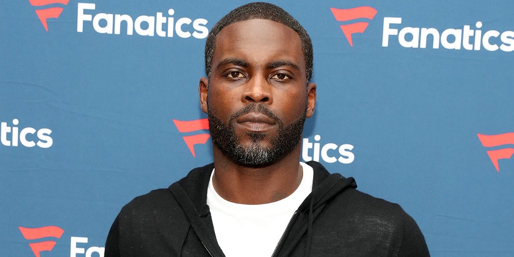Michael Vick has fallen 'in love' with chess, likens it to playing quarterback