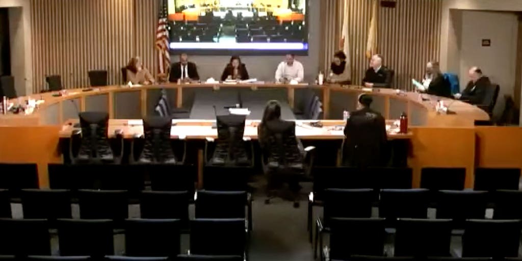 San Francisco teacher union leader threatens strike if pay raises aren't met amid budget woes - Vimarsana News