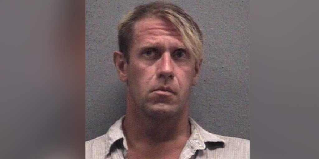 Michigan man allegedly preyed on young girls on amusement park pool: police - Vimarsana News