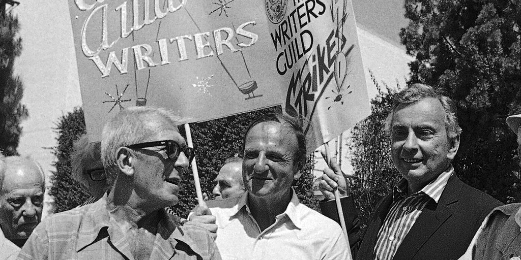'One Flew Over the Cuckoo's Nest' screenwriter Bo Goldman dead at 90 - Vimarsana News