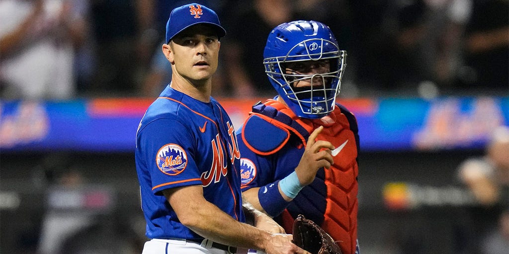 Mets trade David Robertson to Marlins amid disappointing season: 'I figured  I would be moved