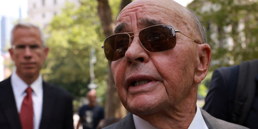 British billionaire Joe Lewis pleads not guilty to insider trading in NYC court appearance - Vimarsana News