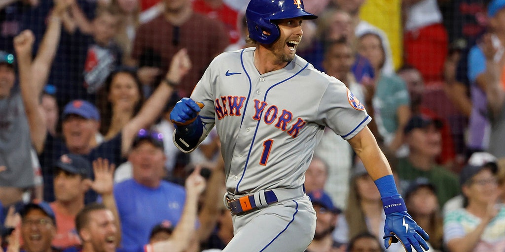 VIDEO: Jeff McNeil Hits Home Run After Fan Heckles Him About 'Power