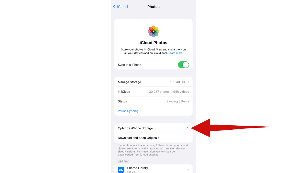Red arrow pointing to Optimize iPhone Storage