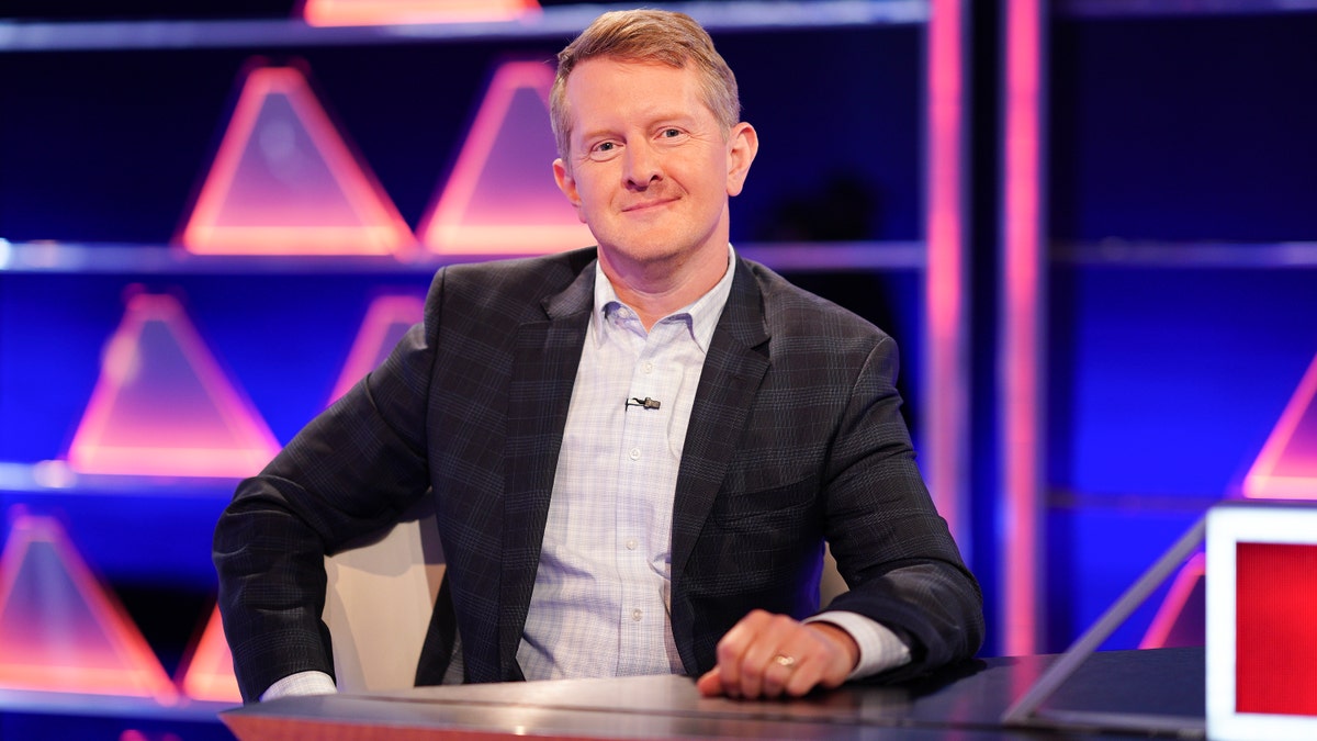 Ken Jennings on the set of the 100,000 Pyramid