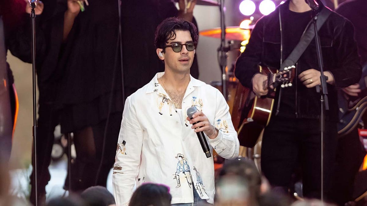 Joe Jonas Met Gala May 6, 2019 – Star Style Man