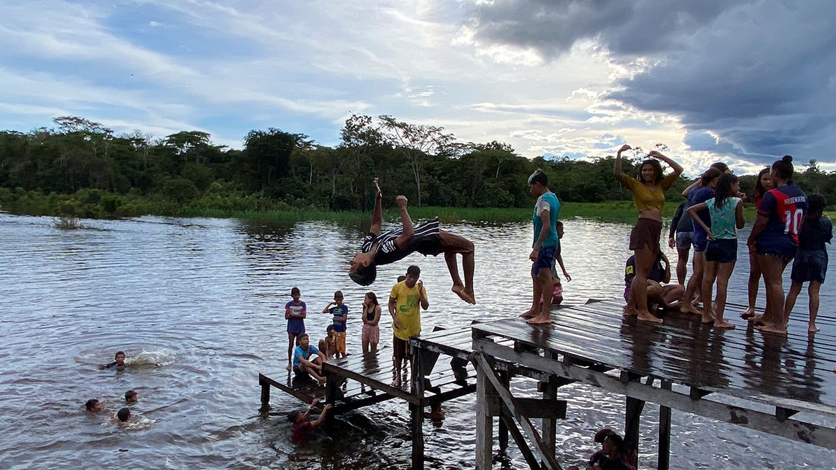 Kids play in Atalaia do Norte, Amazonas 