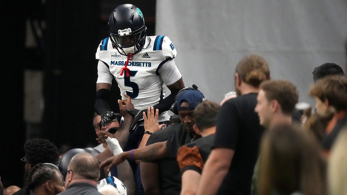 Massachusetts Pirates Indoor Football League beat Louisville Xtreme in  opener