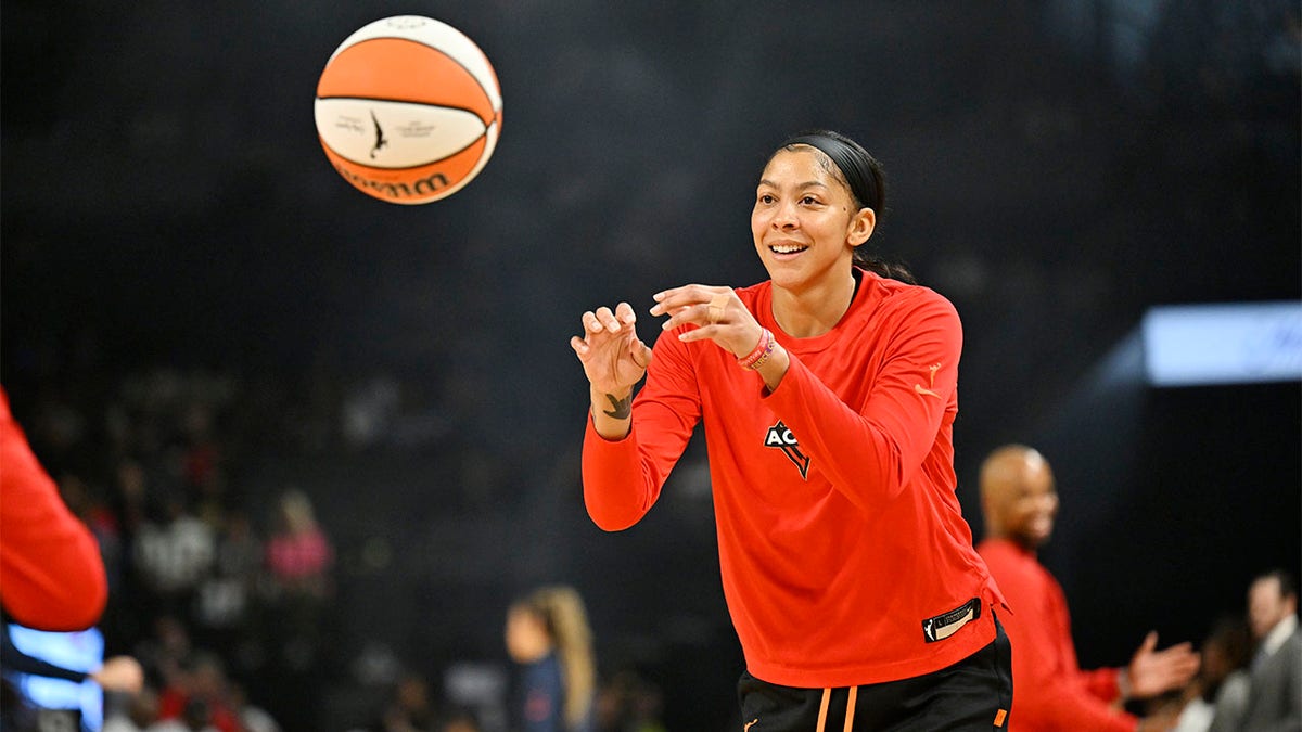 Las Vegas forward Candace Parker undergoes surgery for fracture in