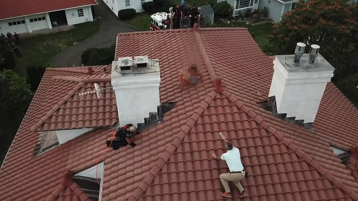 Connecticut arrest on home's roof