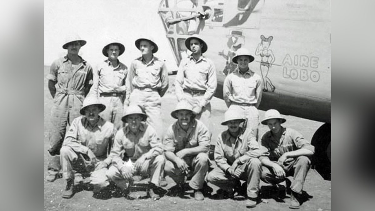 Lewis and fellow WWII soldiers