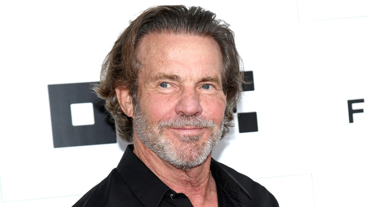 close up of Dennis Quaid on a red carpet