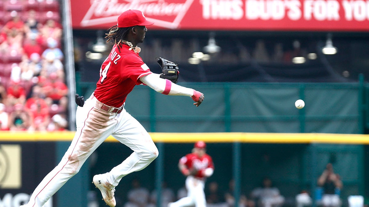 Cincinnati Reds' Rookie Elly De La Cruz Continues to Amaze People, Makes  Unreal Throw - Fastball