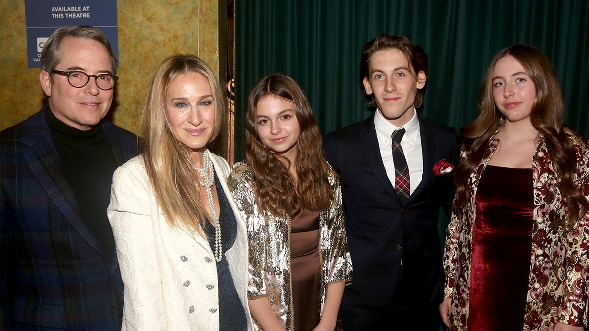 Sarah Jessica Parker and Matthew Broderick with their kids