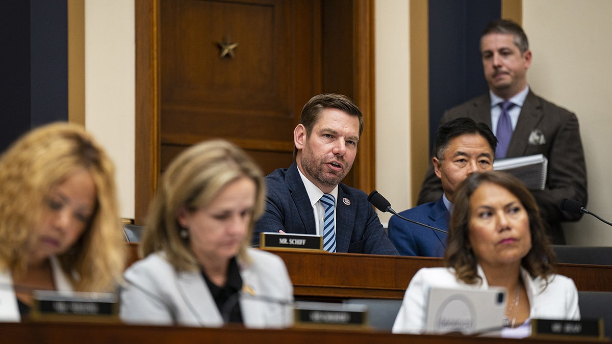 Swalwell questions FBI Director Wray during House Judiciary hearing