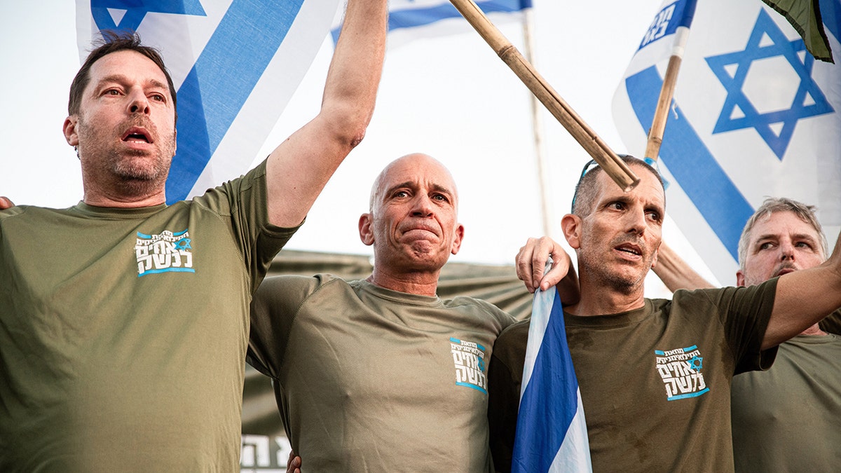 Israel's Netanyahu Faces Crisis As Some Military Reservists Suspend ...