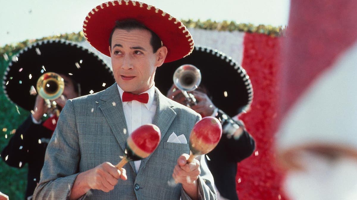 Paul Reubens on set of "Pee-wees Big Adventure"