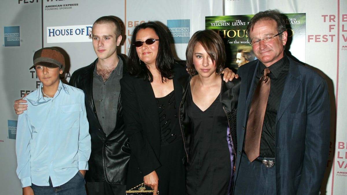robin williams with his three kids and ex-wife marsha garces on red carpet