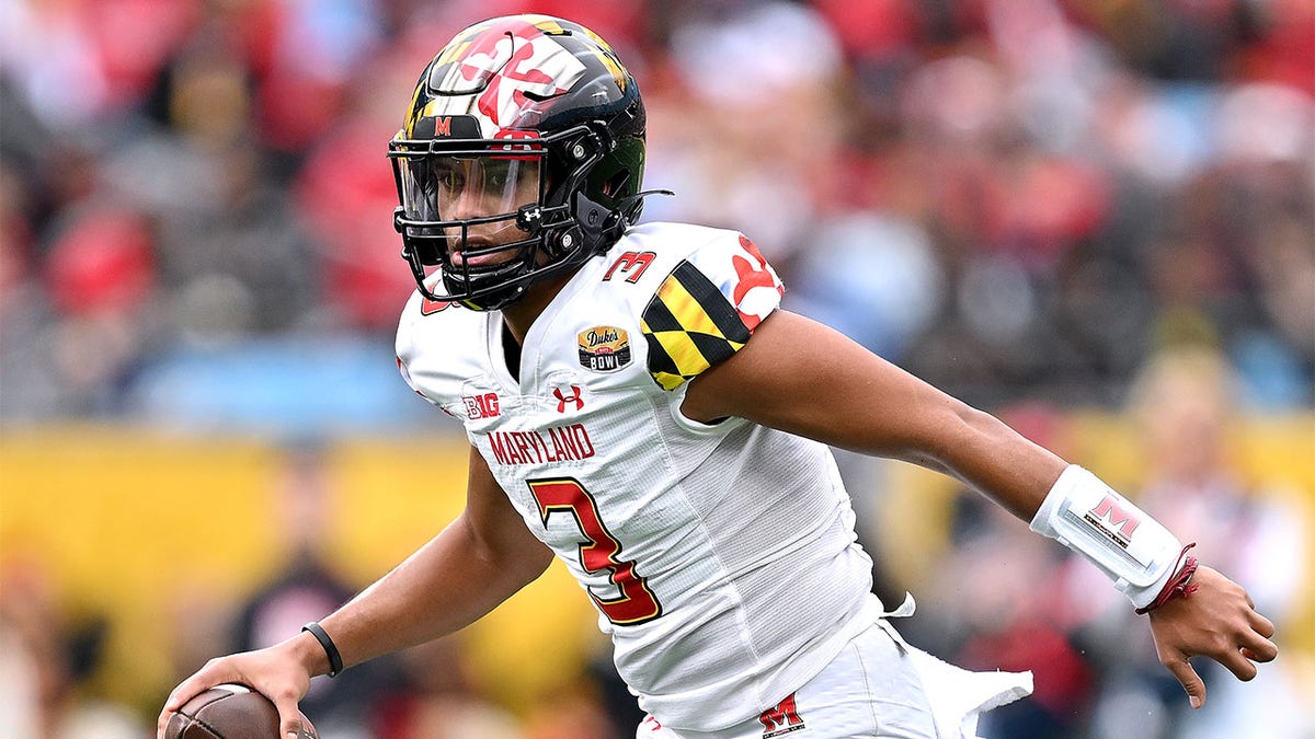 Taulia Tagovailoa to Return to Maryland for Senior Season