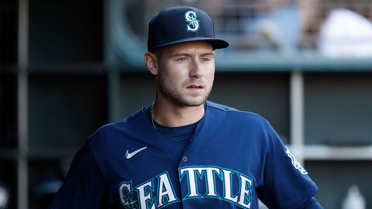 Mariners players upset about Blue Jays merch at Seattle team store