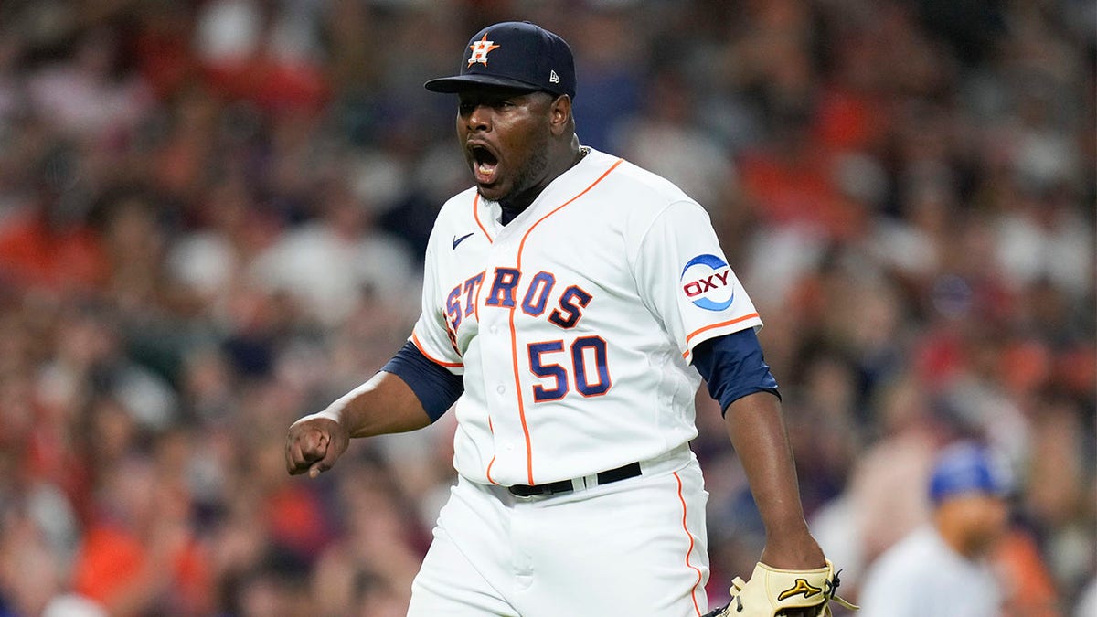Hector Neris reacts