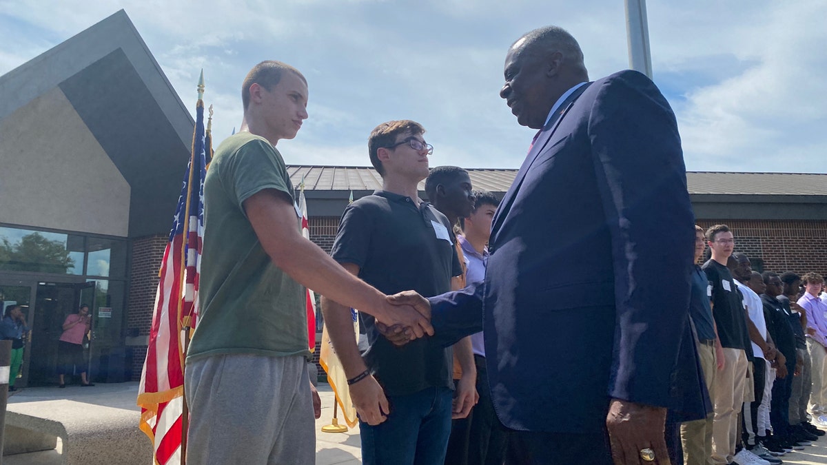 Austin Administers Military Oath Of Office To New Recruits As US ...