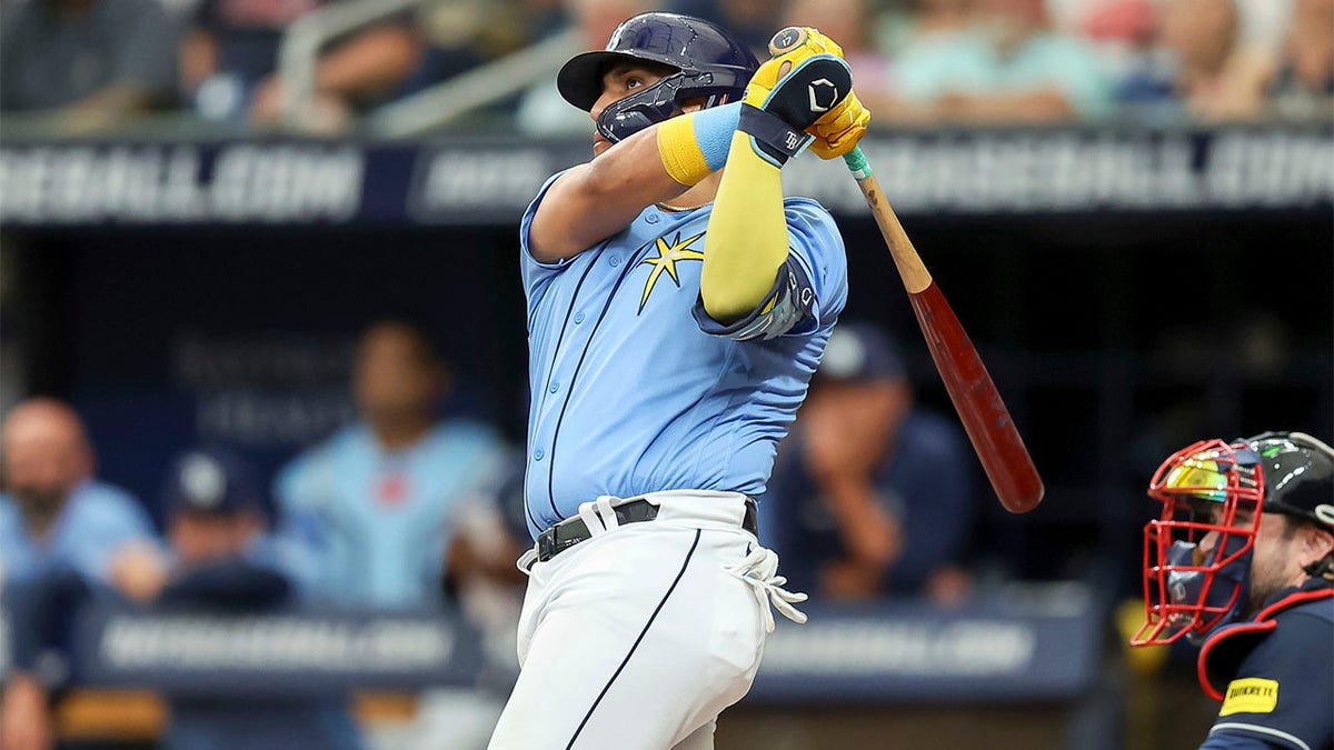 Isaac Paredes hits home run