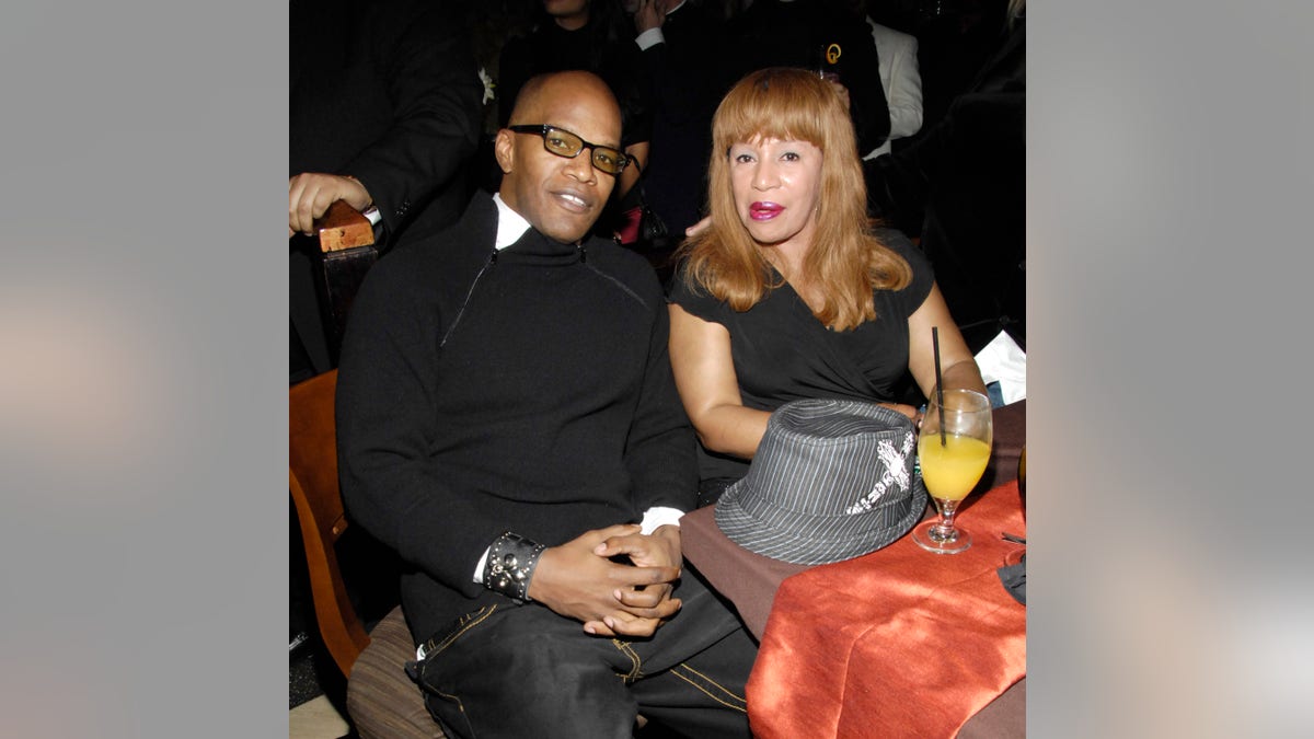 Jamie Foxx sits next to his mother Louise Talley Dixon