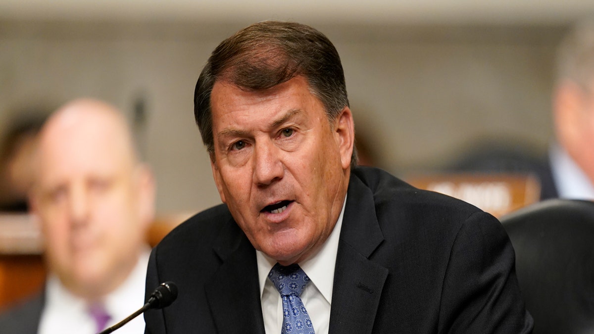 Mike Rounds senate Armed Serviced Committee hearing 18-year-old military recruit