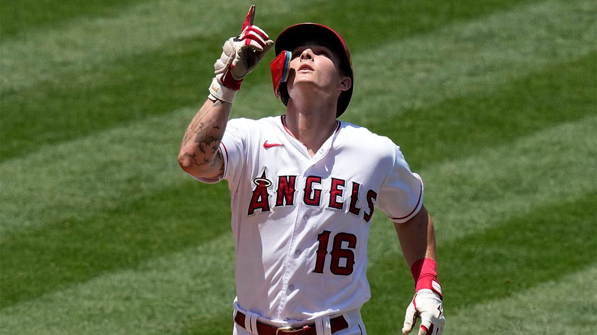 Mickey Moniak points to sky