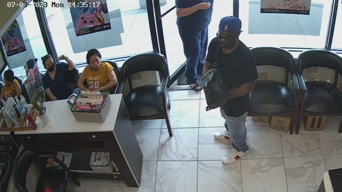 Man attempts to hold up Atlanta nail salon