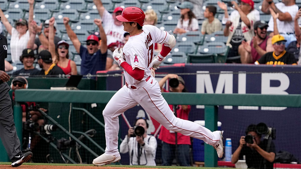 Shohei Ohtani rounds first base