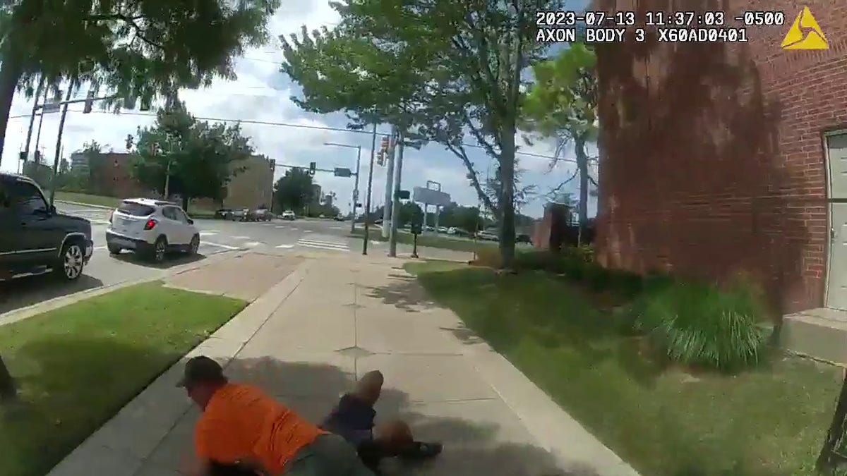 Man tackles suspect running from police