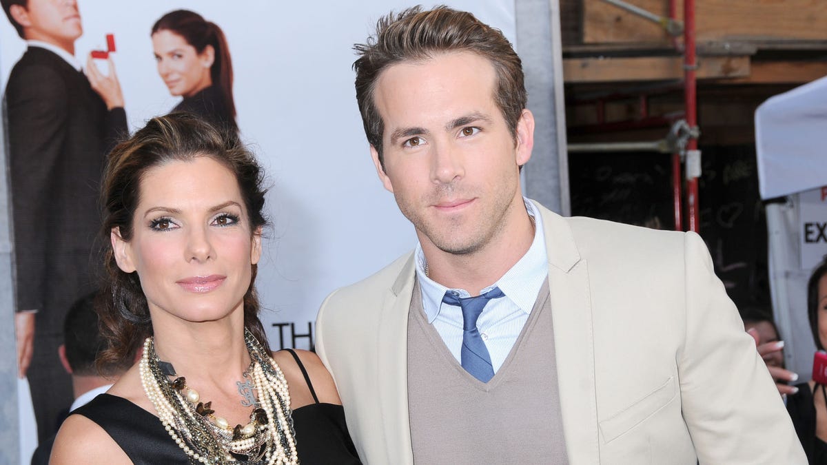 Sandra Bullock and Ryan Reynolds at "The Proposal" premiere