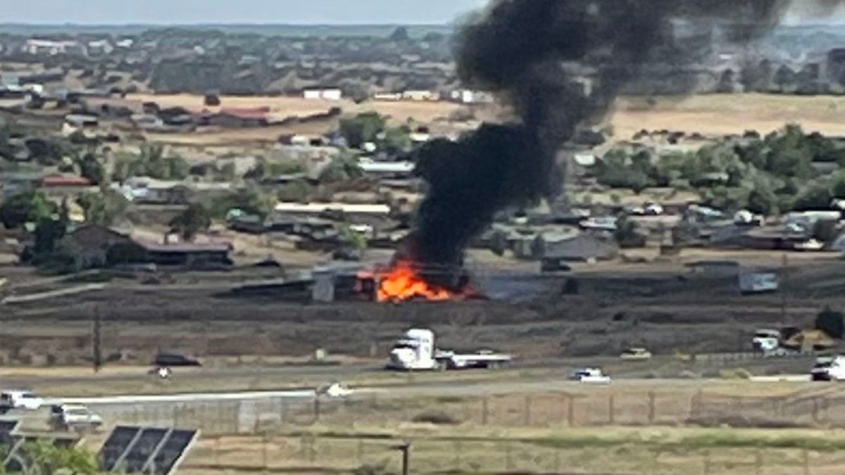 Area on fire after Santa Fe New Mexico plane crash