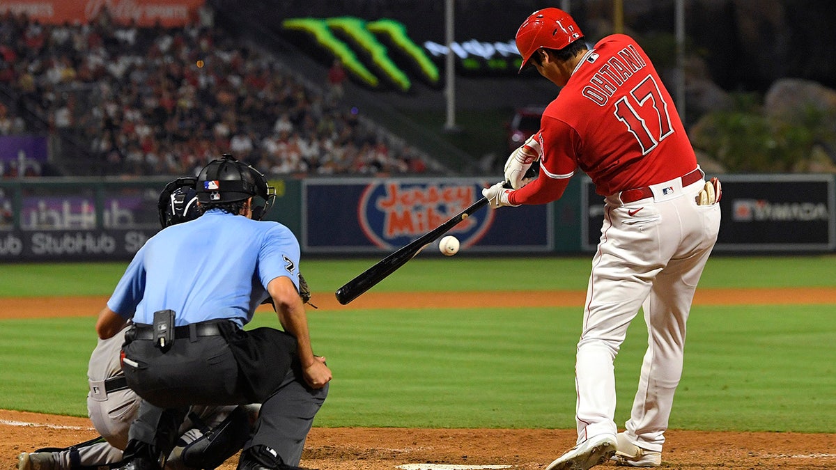 Shohei Ohtani's 35th homer and bat flip in Angels win over Yanks