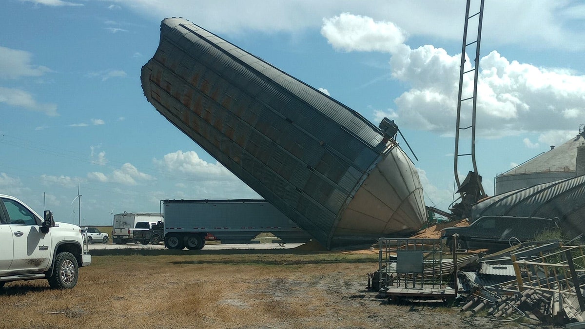 Collapsed grain structure