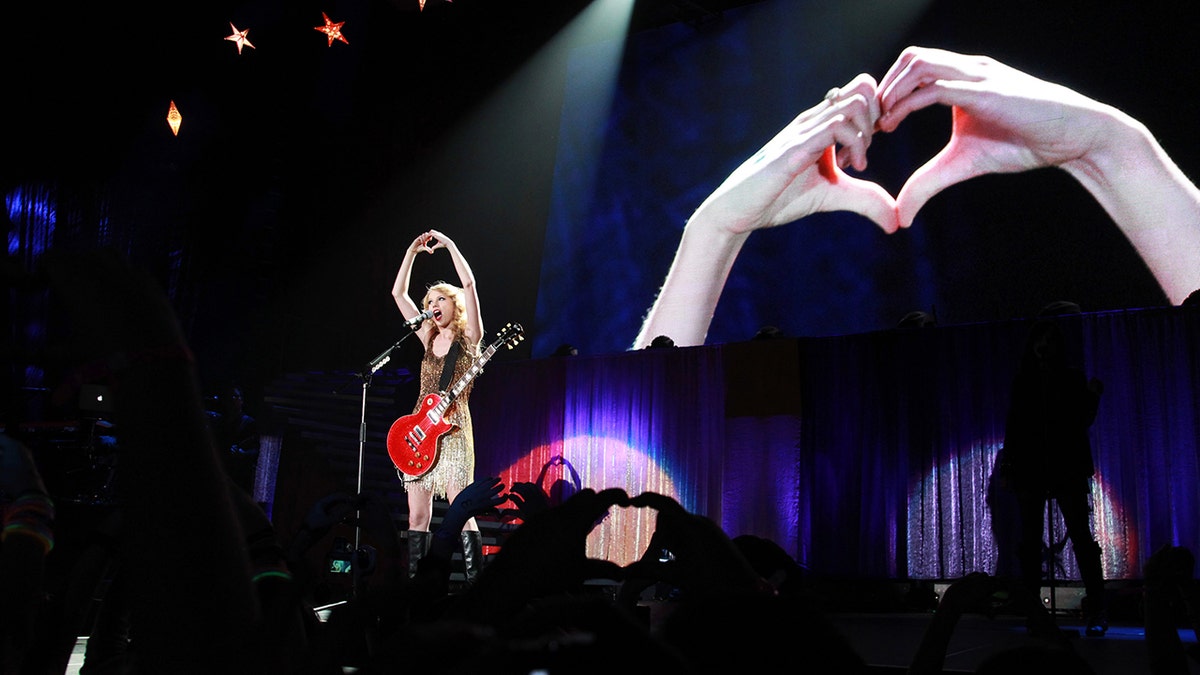 Taylor Swift at the Speak Now tour