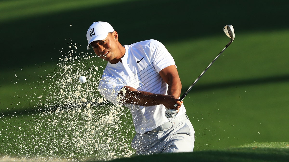 Tiger Woods golfing