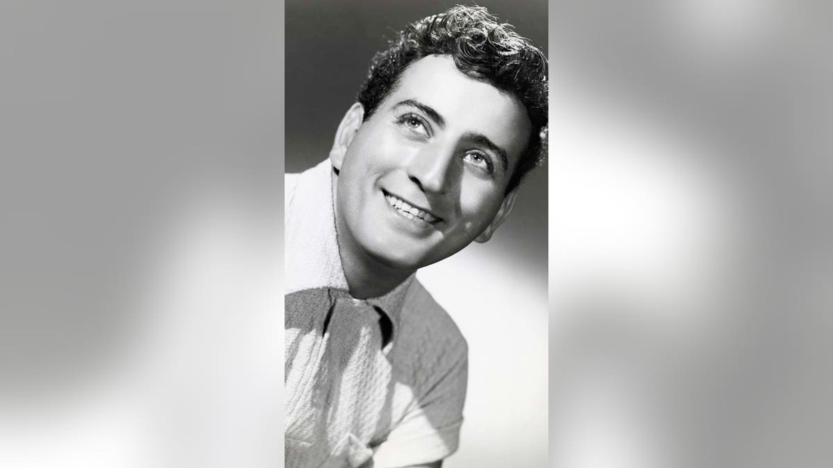 Legendary singer Tony Bennett dead at 96 | Fox News