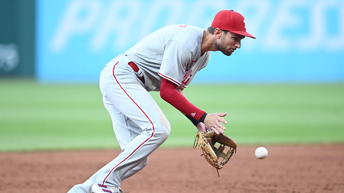Phillies' Trea Turner gets hilariously roasted after hitting car
