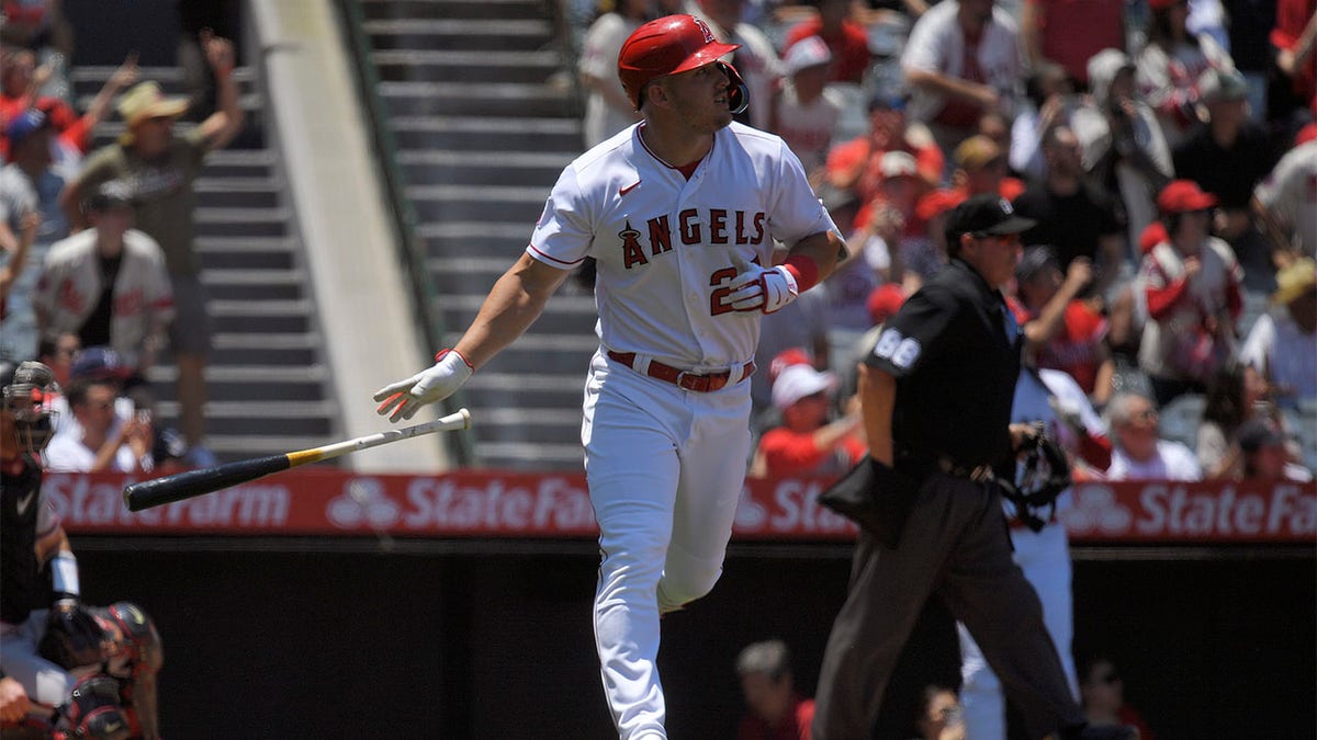 Trout is first to hit four game-winning HRs in single series